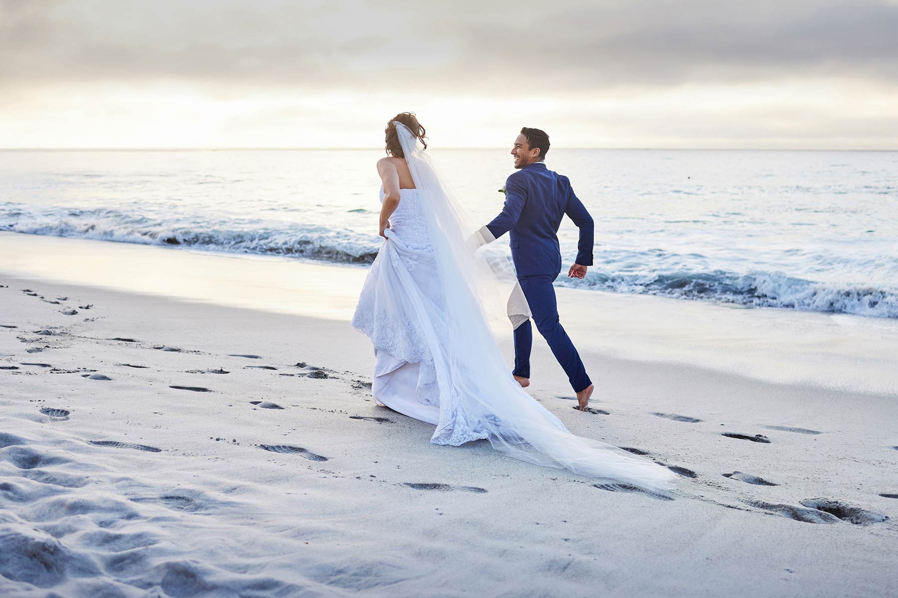 Freepik Brautpaar Am Strand Retus