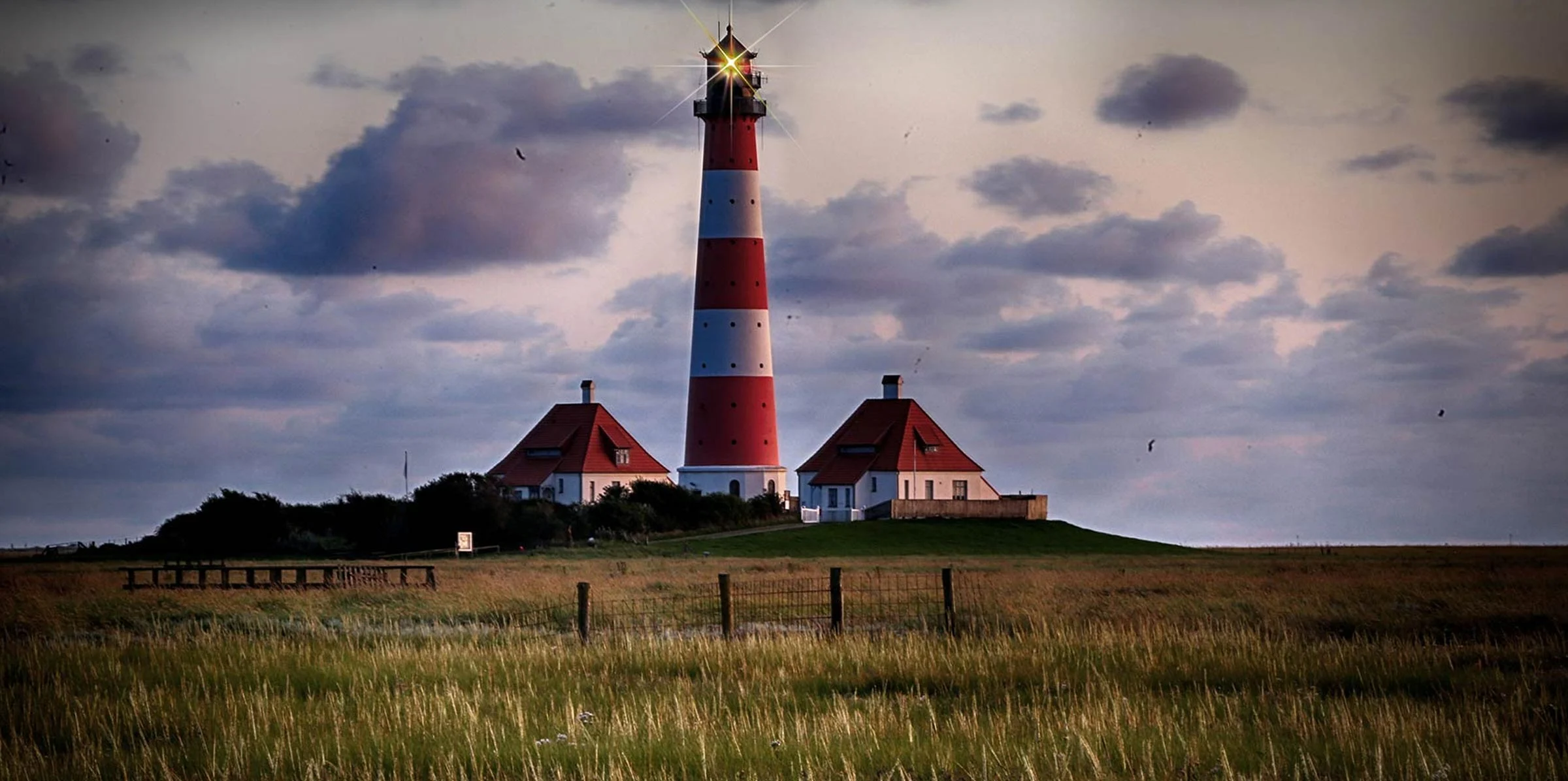 Kirche Nf Leuchtturm Fullwidth