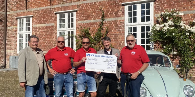 Rotarische Oldtimerfreunde spenden an Familien in Not