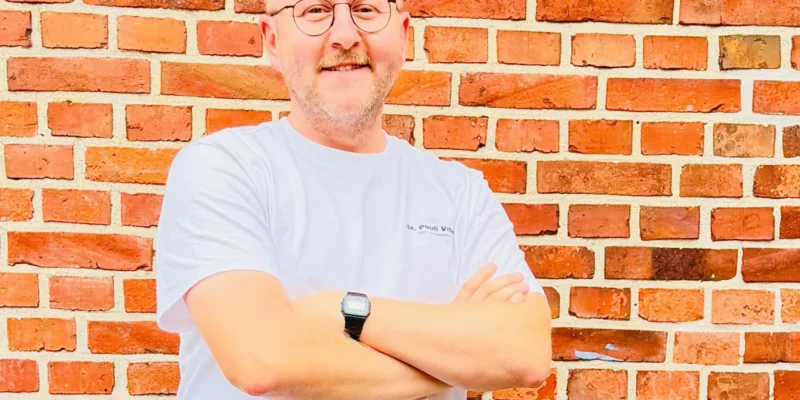 Mitarbeiter Timo Jacobsen aus dem EKJB